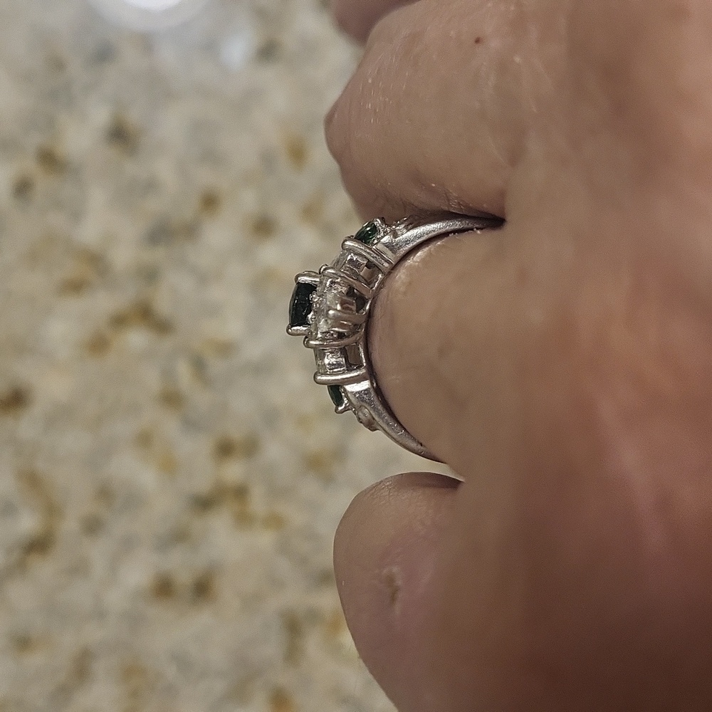 Tsavorite diamond ring In Platinum - Picture 9 of 10